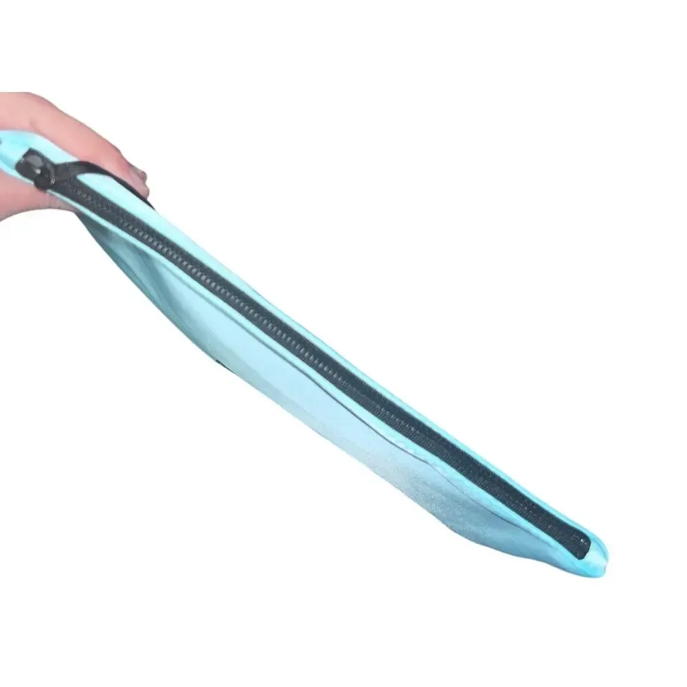 Brand new Gucci Beauty Teal Makeup Pouch GWP - Picture 3 of 5